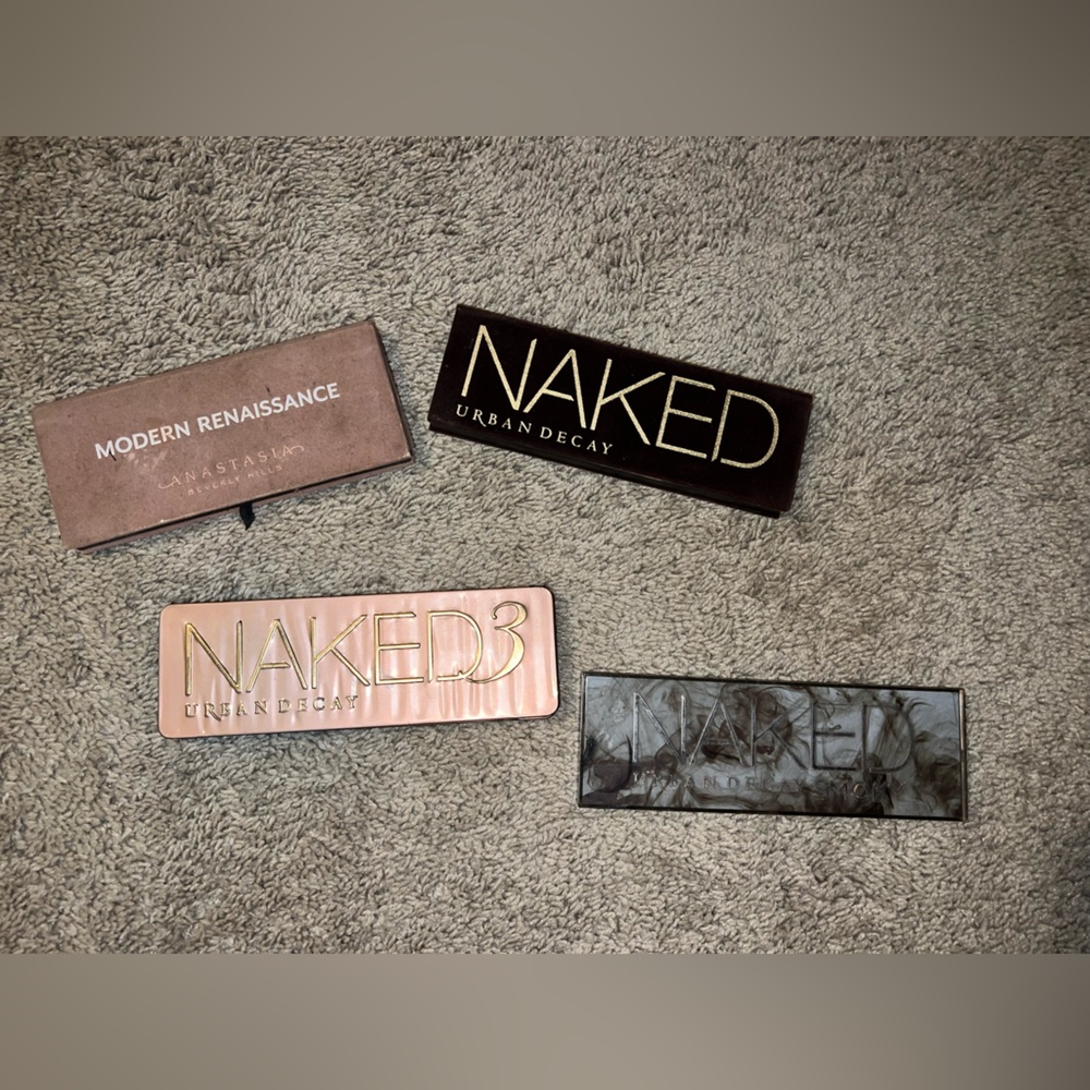 4 used Eyeshadow Pallets
